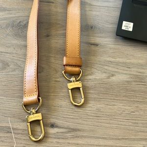 Louis Vuitton keepall strap